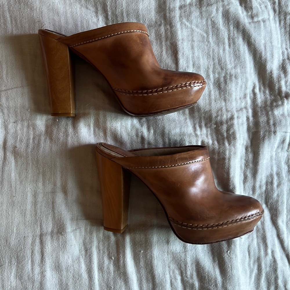 Frye Genuine Leather Natasha Clogs